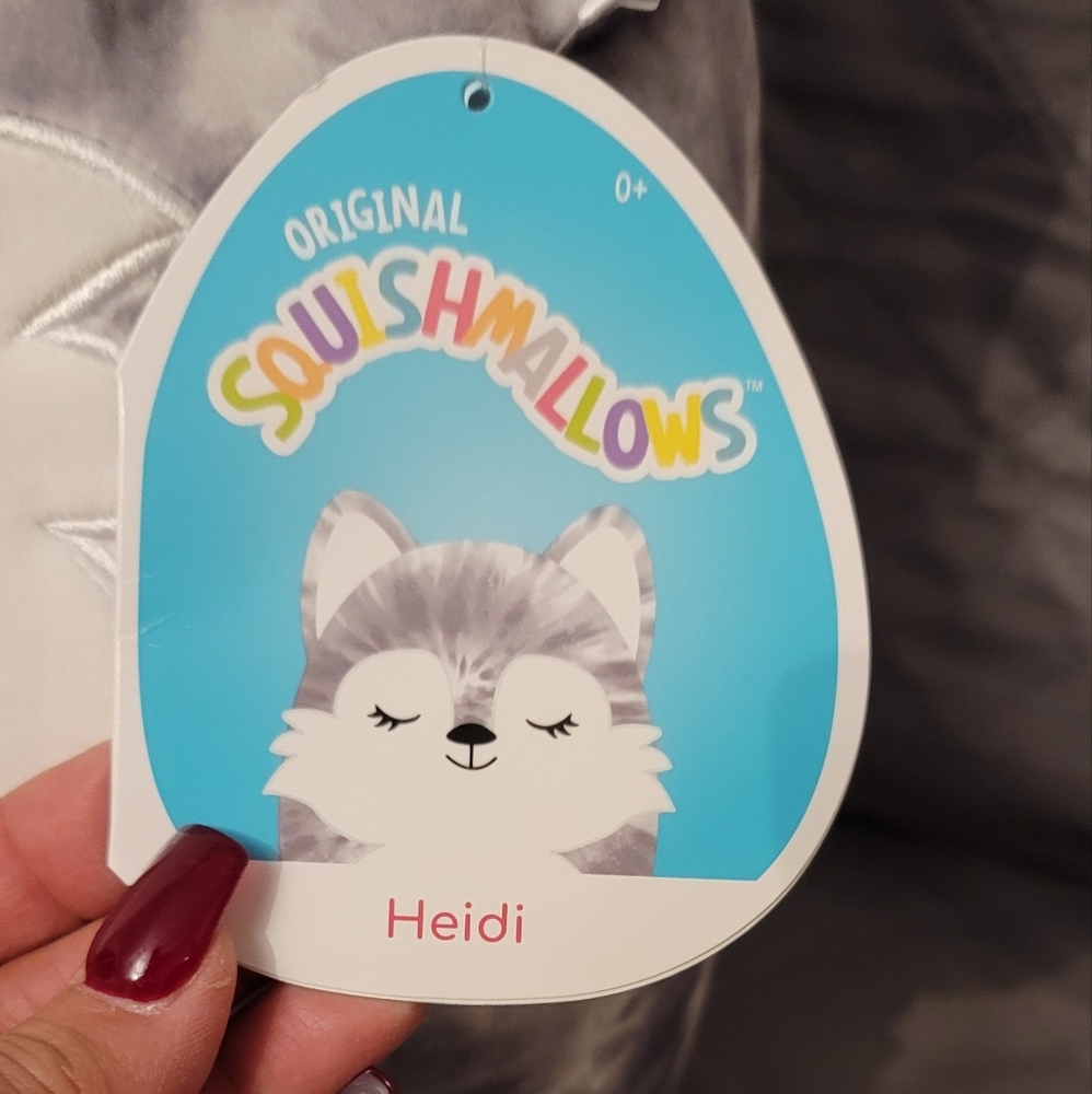 Squishmallow - Heidi The Husky Rare Collectors Large - Picture 5 of 6
